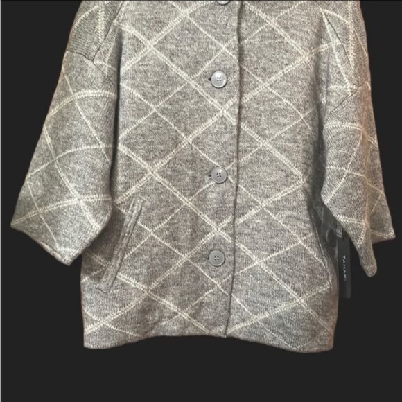 NWT Tahari Wool Blend Gray Oversized Diamond Design Women’s Coat Size S - Picture 4 of 12